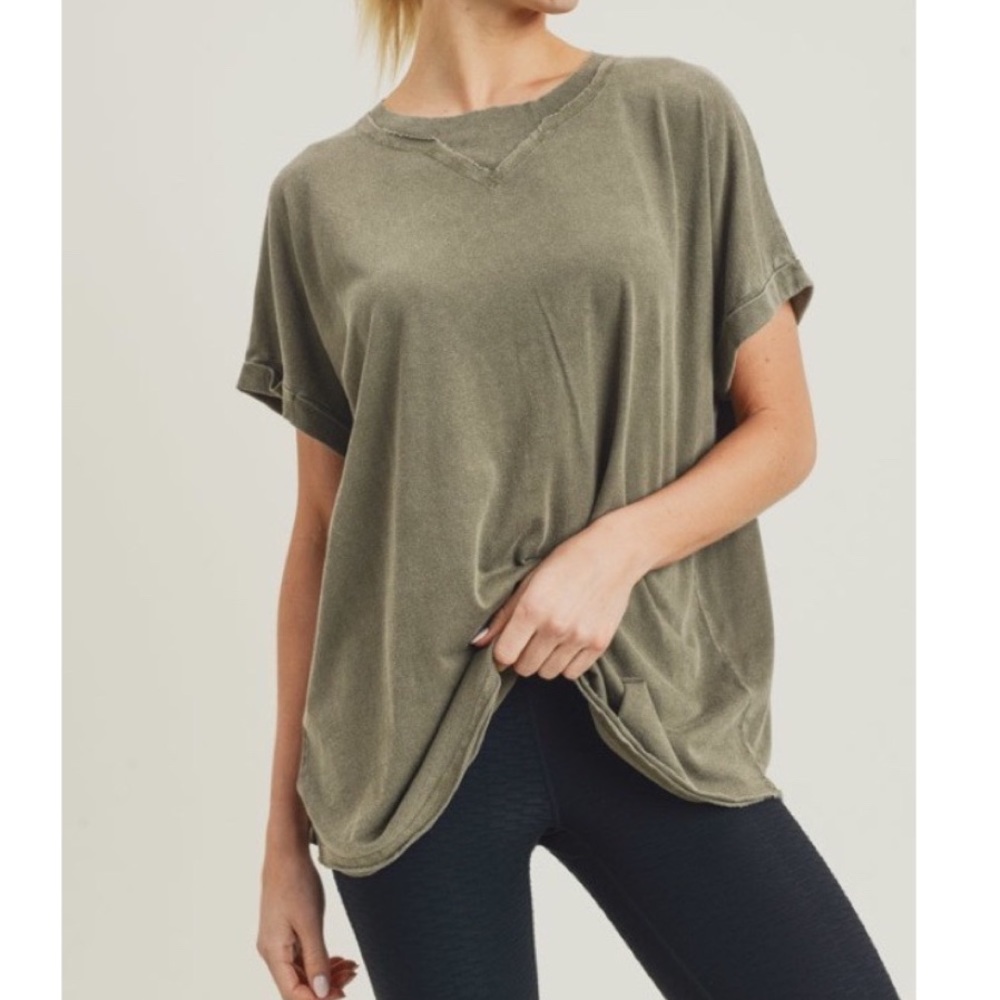 MONO B DOLMAN SLEEVE OLIVE TEE